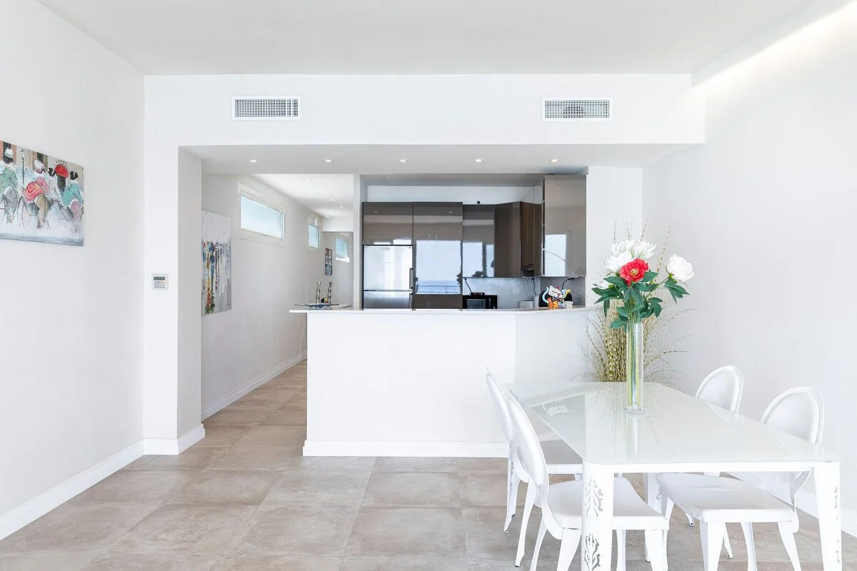 Light and elegant dining area