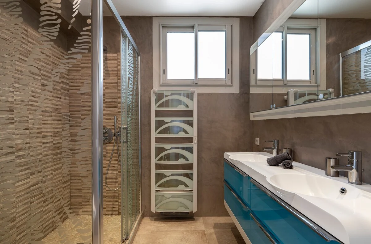 Full bathroom — bath and shower