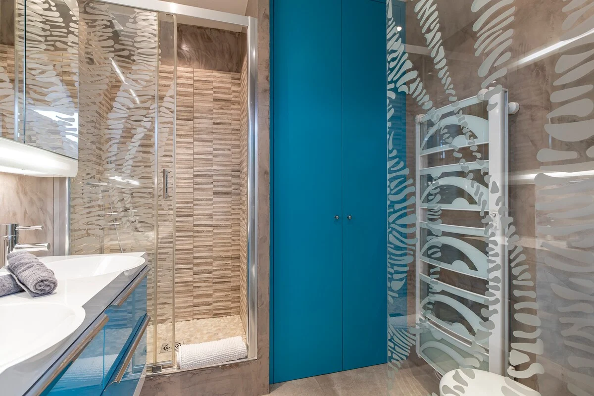 Full second bathroom